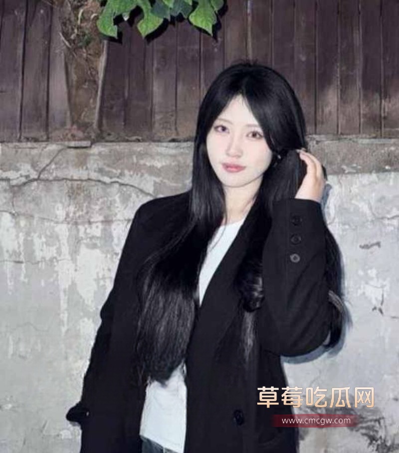 反差校花背着男友约炮裸聊4.jpg 反差校花背着男友约炮裸聊4.jpg