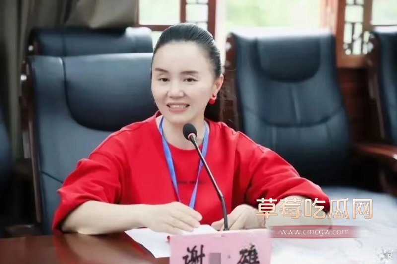 女校长照片1.jpg 女校长照片1.jpg