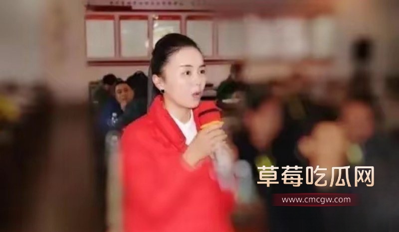 女校长照片5.jpg 女校长照片5.jpg