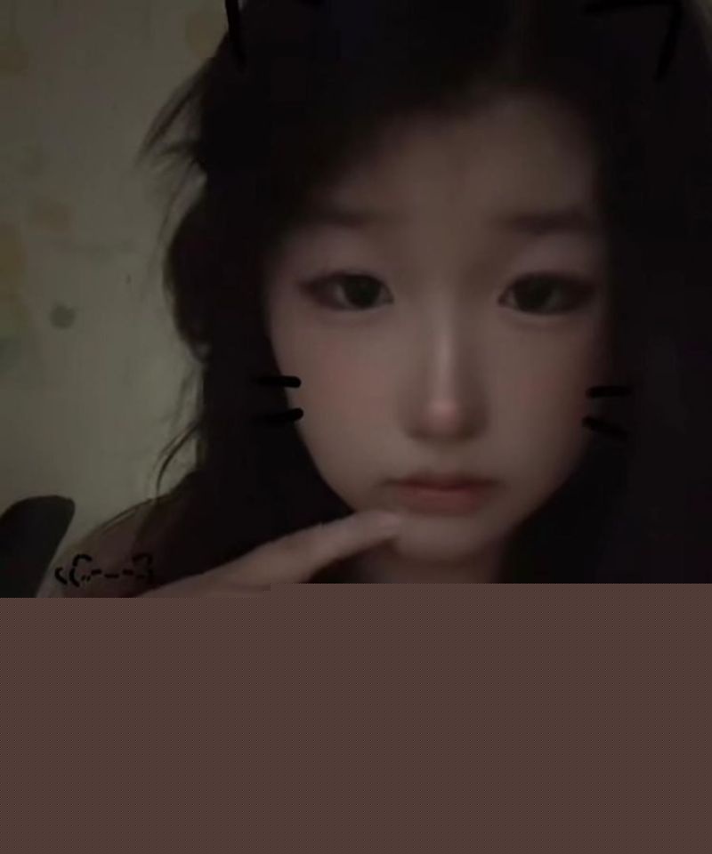 童颜巨乳私下自慰被室友曝光1.jpg 童颜巨乳私下自慰被室友曝光1.jpg