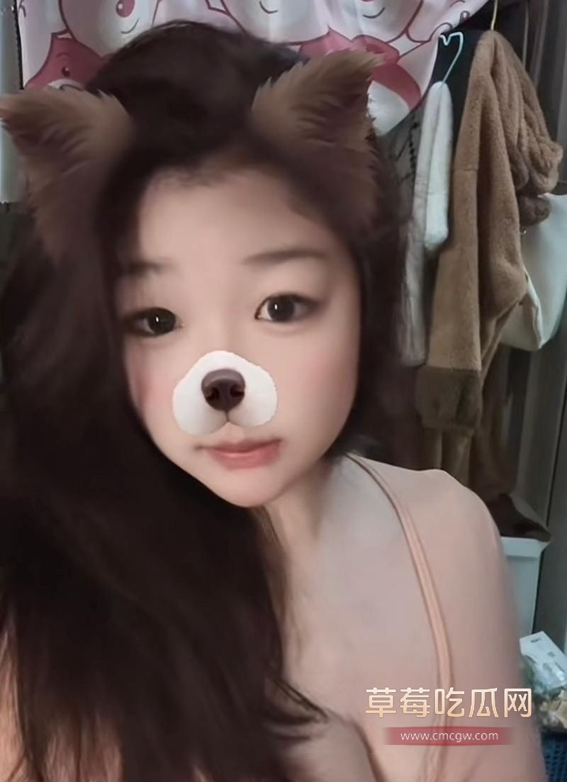 童颜巨乳私下自慰被室友曝光3.jpg 童颜巨乳私下自慰被室友曝光3.jpg