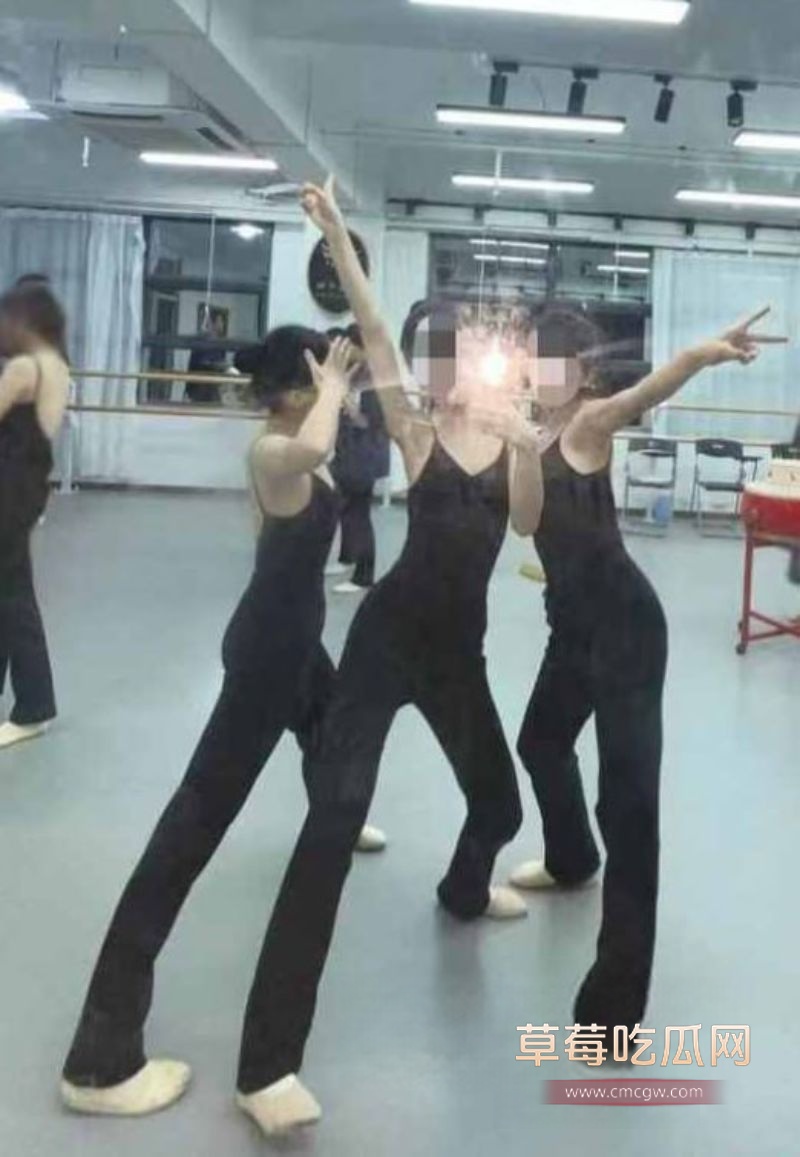 美女网上聊骚被男友曝光4.jpg 美女网上聊骚被男友曝光4.jpg