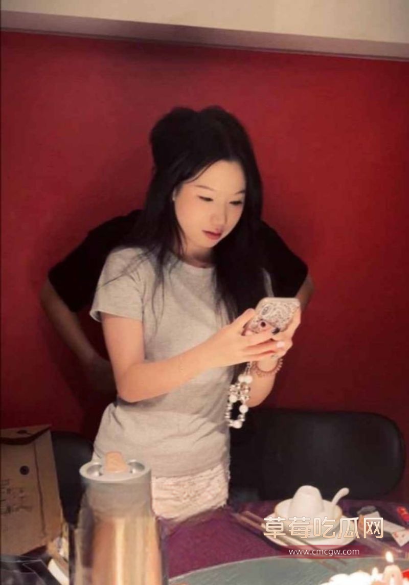 美女网上聊骚被男友曝光7.jpg 美女网上聊骚被男友曝光7.jpg