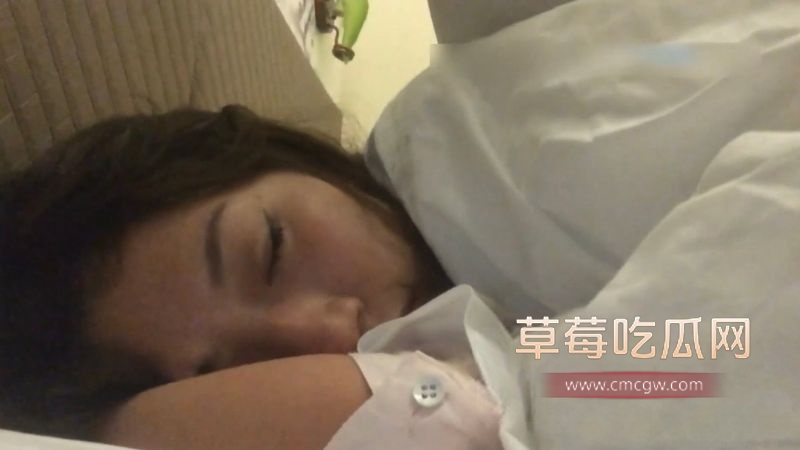 趁小姨子宿醉操她1.jpg 趁小姨子宿醉操她1.jpg