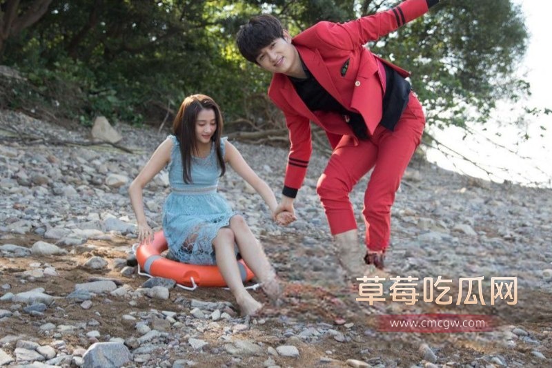 关晓彤露点照1.jpg 关晓彤露点照1.jpg