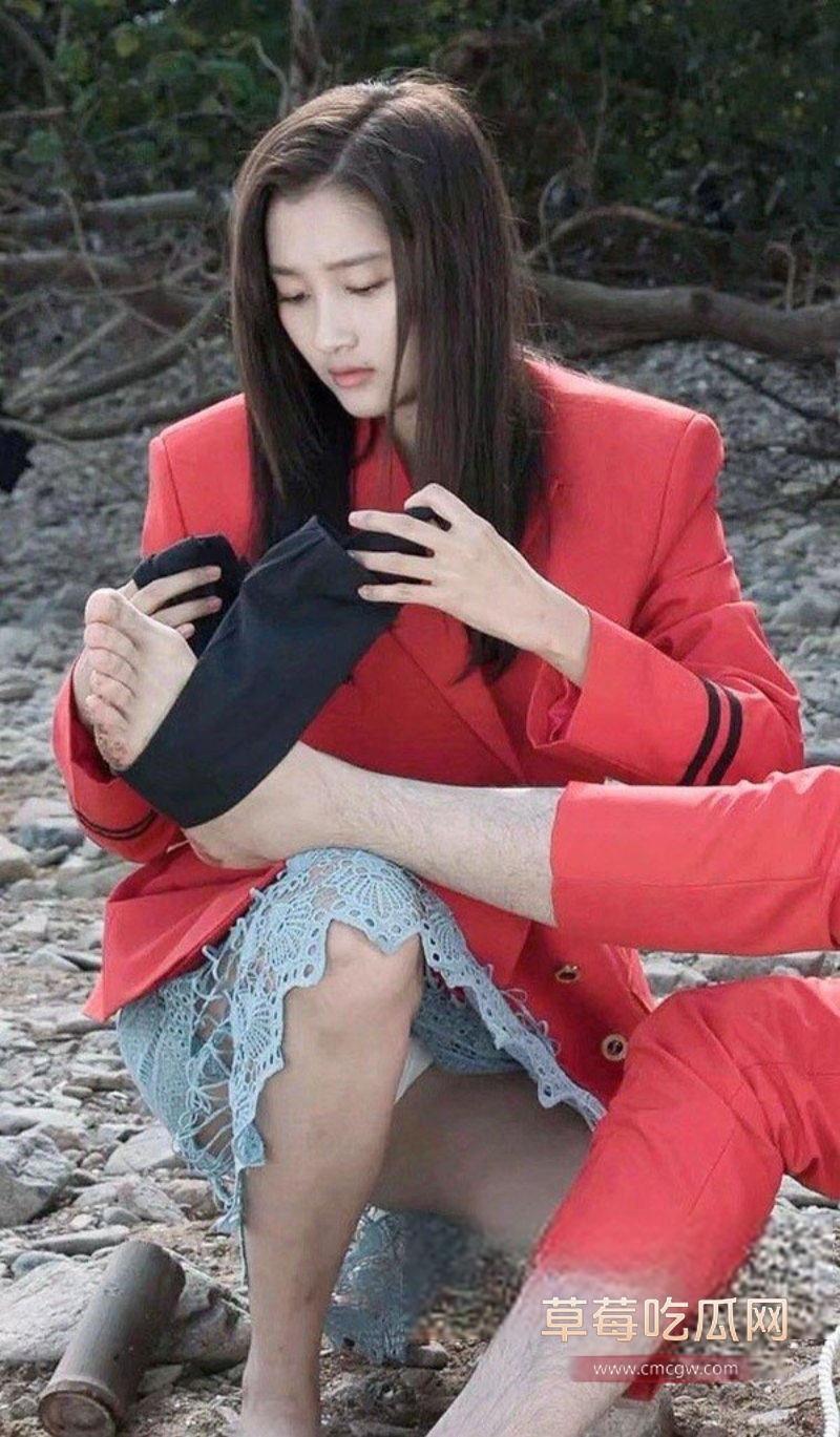 关晓彤露点照4.jpg 关晓彤露点照4.jpg