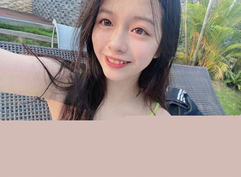 女大学生抢别人男友背起玩弄曝光2.jpg 女大学生抢别人男友背起玩弄曝光2.jpg