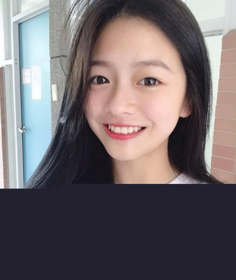 女大学生抢别人男友背起玩弄曝光4.jpg 女大学生抢别人男友背起玩弄曝光4.jpg