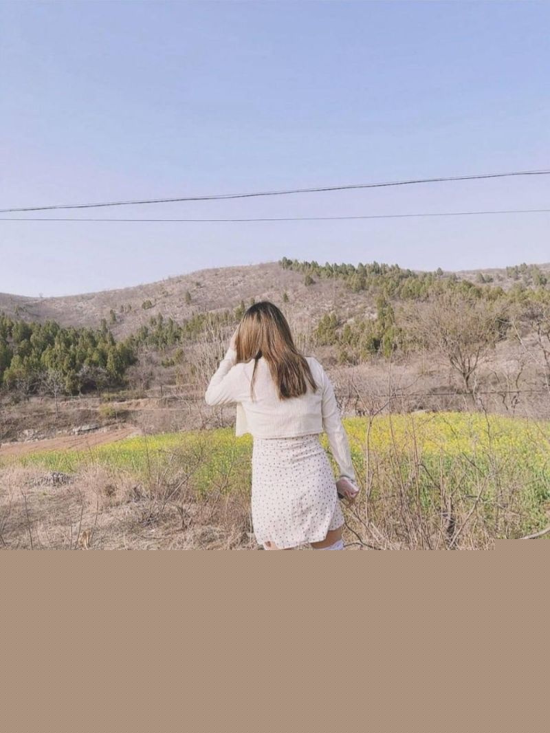 哥哥带着妹妹油菜花地野战1.jpg 哥哥带着妹妹油菜花地野战1.jpg