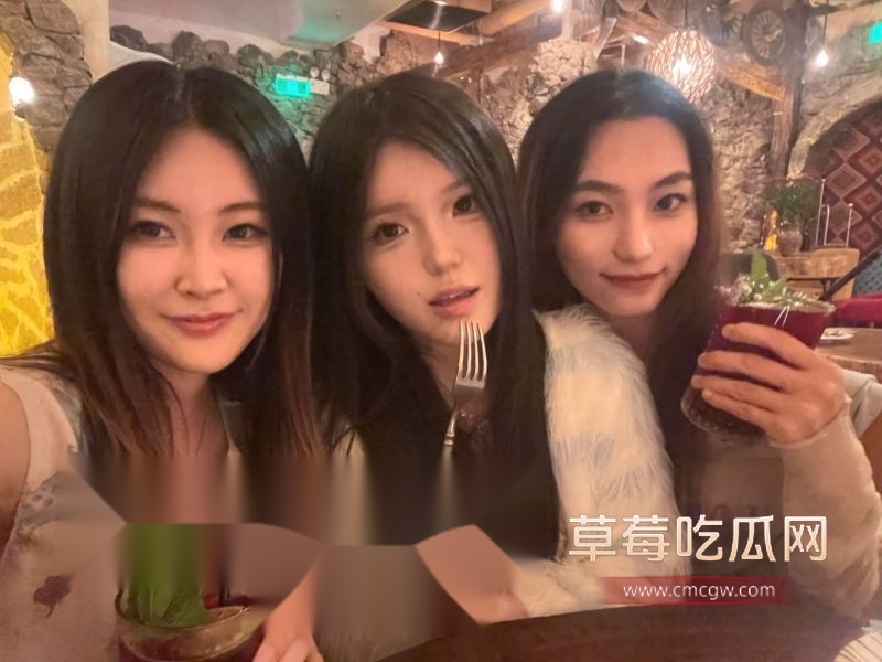 上海女大被金主调教成性奴4.jpg 上海女大被金主调教成性奴4.jpg