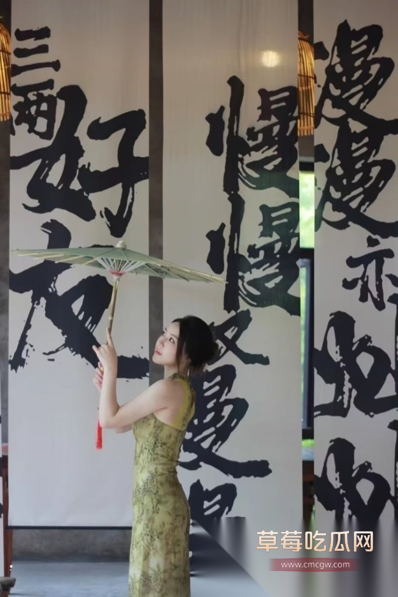 女辅导员4.jpg 女辅导员4.jpg