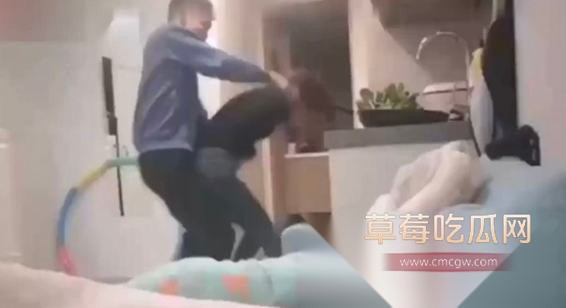 真实上司潜规则女职员1.jpg 真实上司潜规则女职员1.jpg