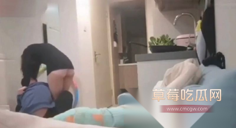 真实上司潜规则女职员4.jpg 真实上司潜规则女职员4.jpg