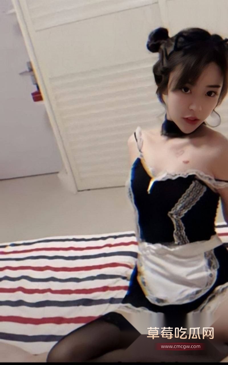 渣女背着男友约炮2.jpg 渣女背着男友约炮2.jpg