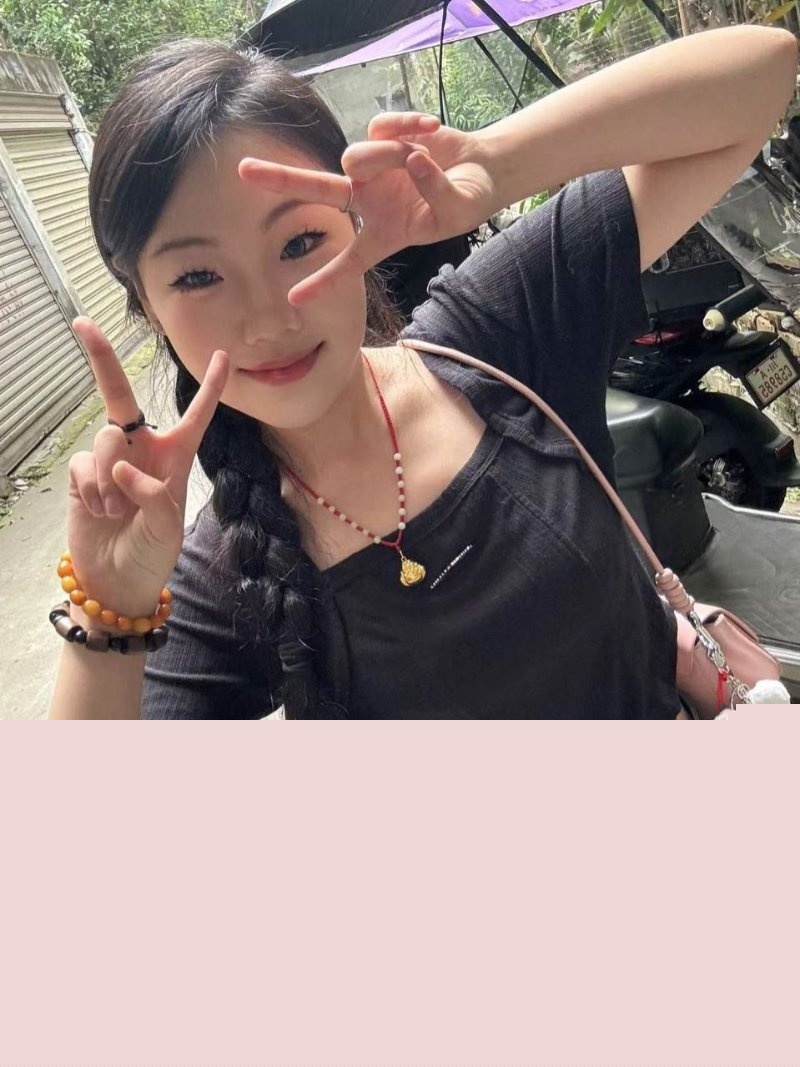 骚母狗2.jpg 骚母狗2.jpg