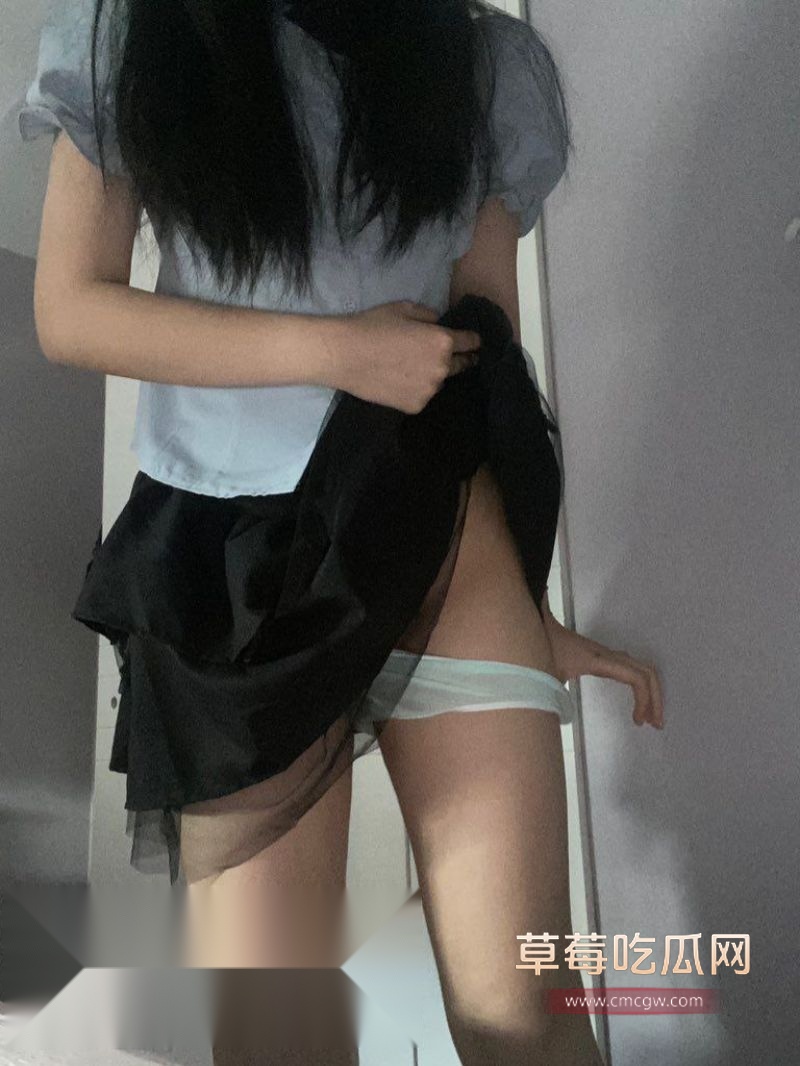 清纯女大学生被调教成黑逼母狗7.jpg 清纯女大学生被调教成黑逼母狗7.jpg