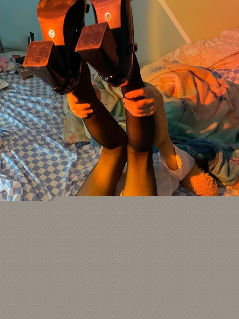 清纯女大学生被调教成黑逼母狗10.jpg 清纯女大学生被调教成黑逼母狗10.jpg