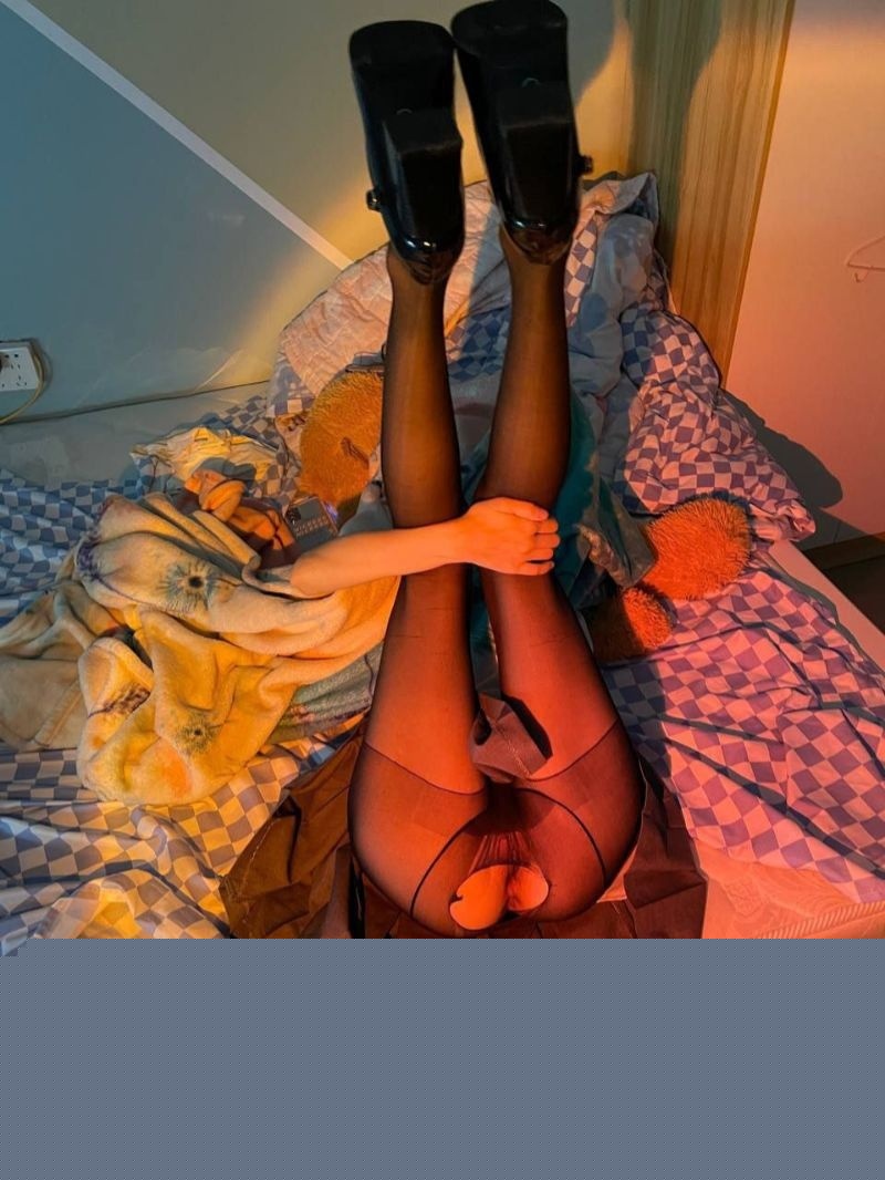 清纯女大学生被调教成黑逼母狗12.jpg 清纯女大学生被调教成黑逼母狗12.jpg