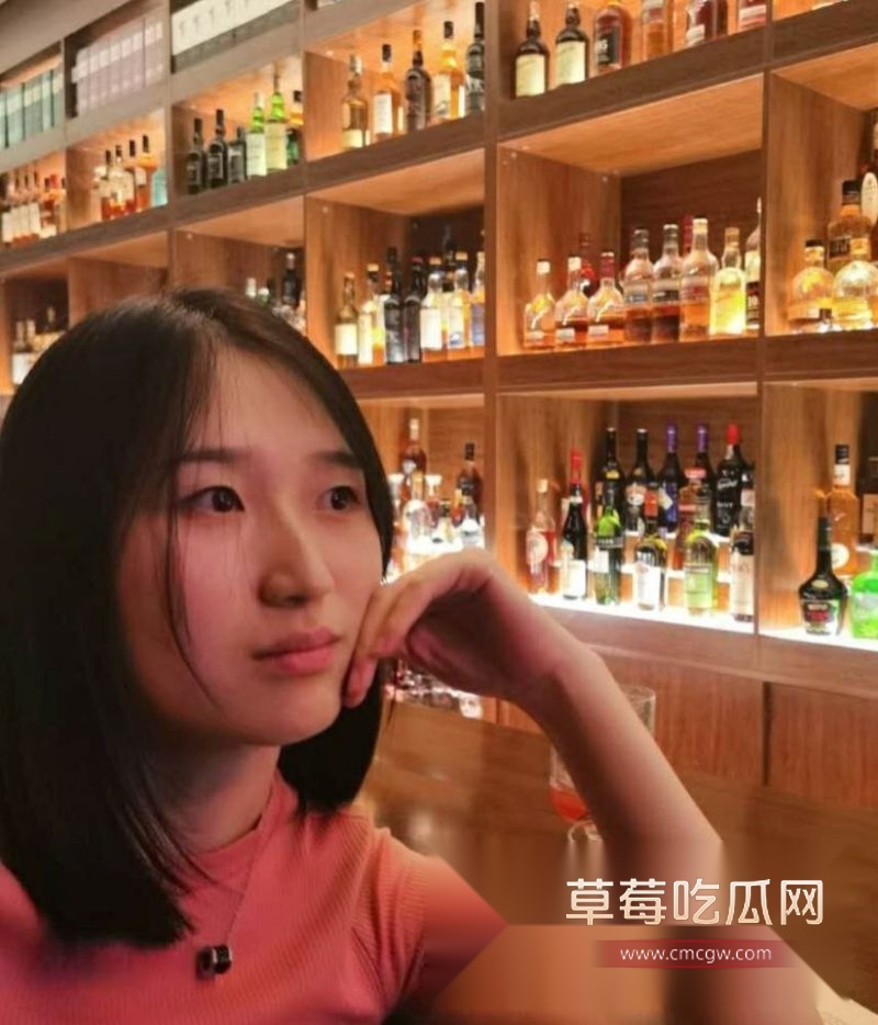 女教师为男友下海卖身1.jpg 女教师为男友下海卖身1.jpg