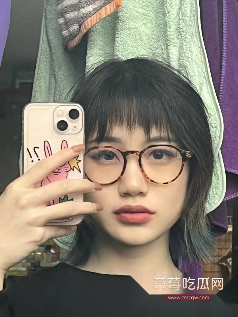 女大学生装清纯勾引别人男友1.jpg 女大学生装清纯勾引别人男友1.jpg