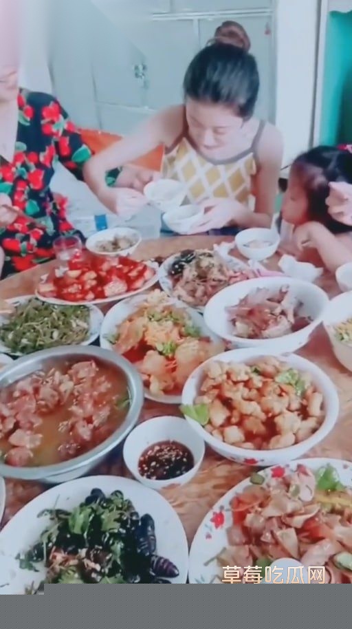 张津瑜回家过年视频4.jpg 张津瑜回家过年视频4.jpg