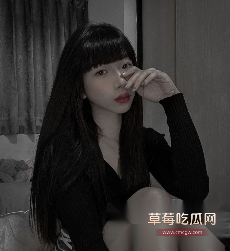 女大学生脚踏两条船2.jpg