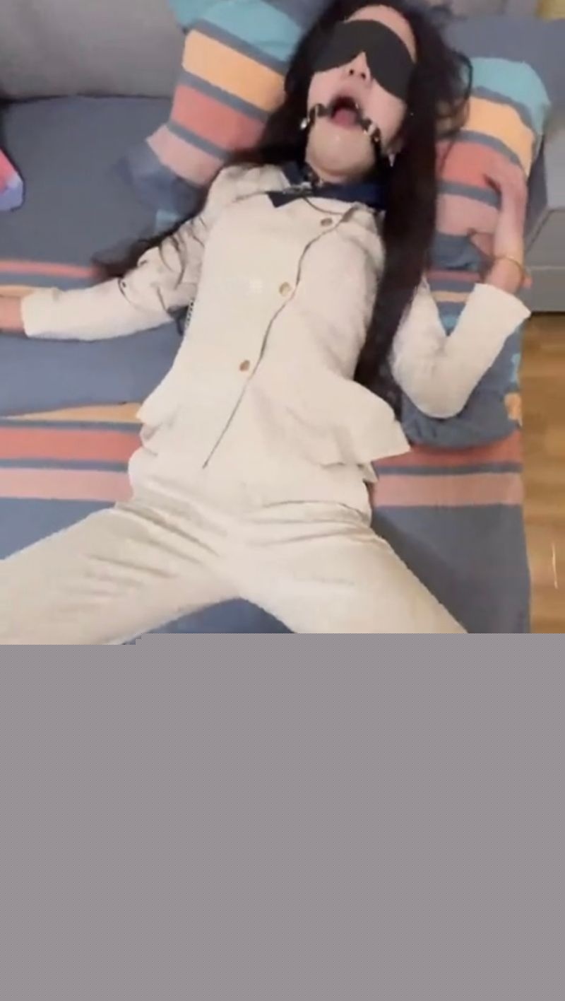 小年夜把姐姐操喷5.jpg 小年夜把姐姐操喷5.jpg