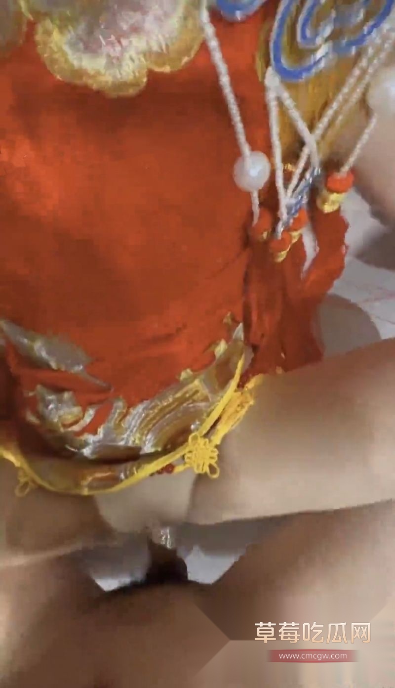 跨年夜把姐姐操喷水5.jpg 跨年夜把姐姐操喷水5.jpg