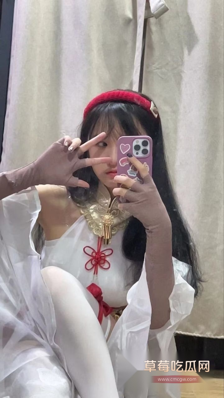 大学生反差婊张媛1.jpg 大学生反差婊张媛1.jpg