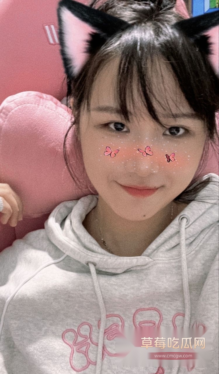 大学生反差婊张媛5.jpg 大学生反差婊张媛5.jpg