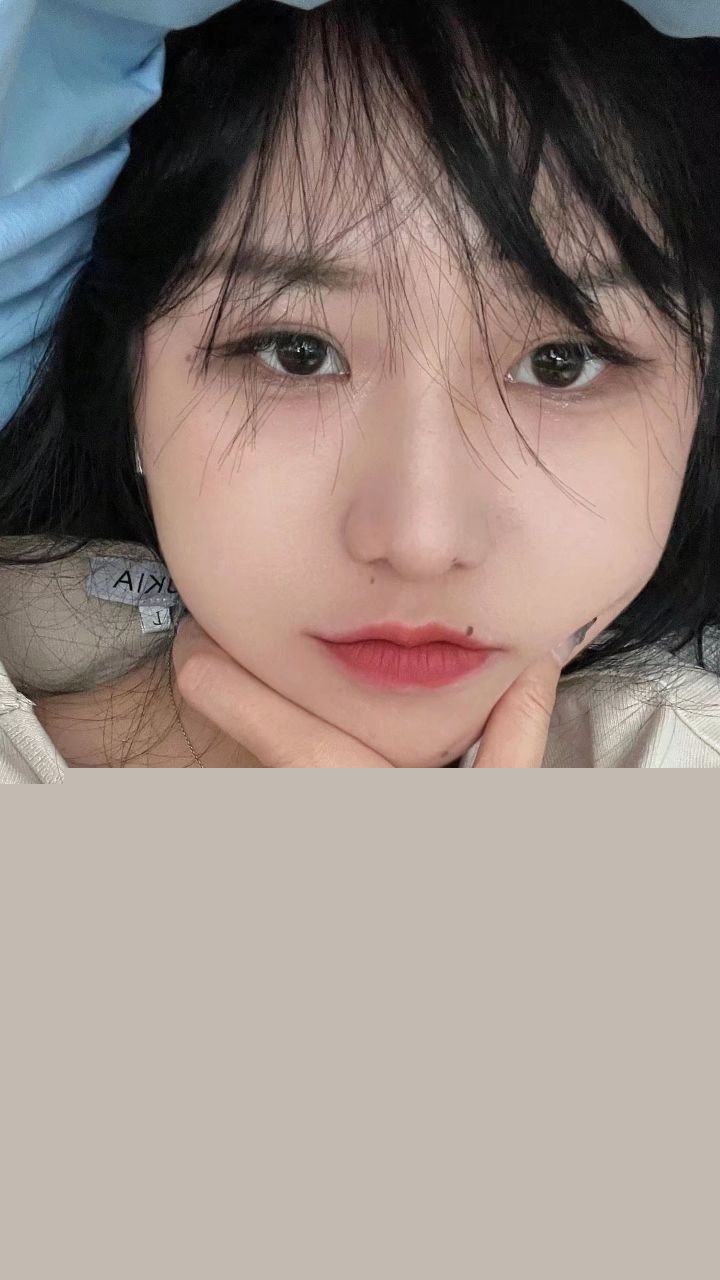 大学生反差婊张媛8.jpg 大学生反差婊张媛8.jpg