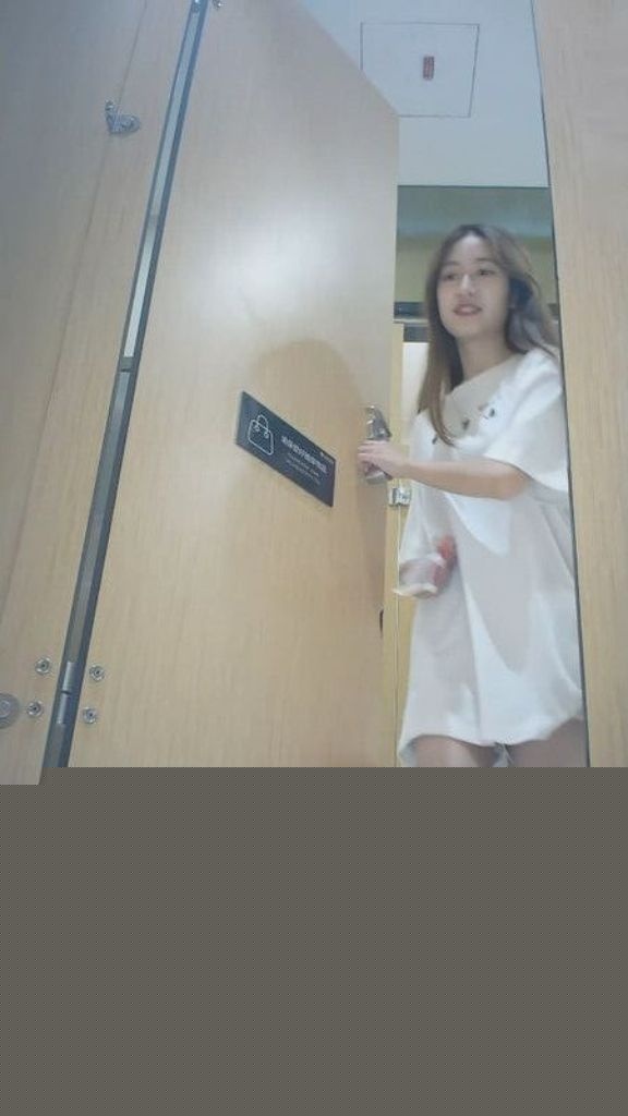 餐厅厕所偷拍美女嘘嘘6.jpg 餐厅厕所偷拍美女嘘嘘6.jpg