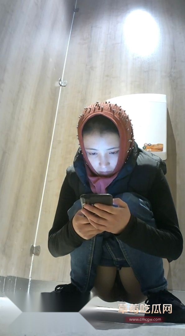 厕所偷拍鲍鱼盛宴5.jpg 厕所偷拍鲍鱼盛宴5.jpg