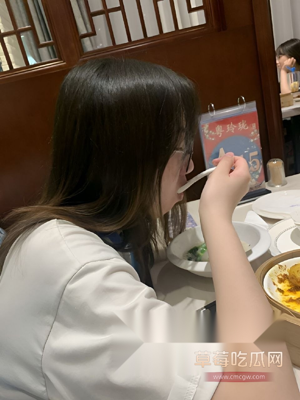 女大学生生活照1.jpg 女大学生生活照1.jpg