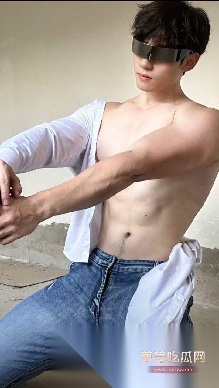 屋里超哥2.jpg 屋里超哥2.jpg