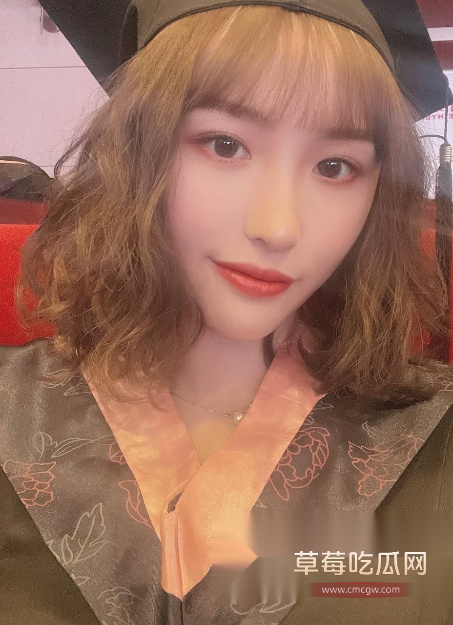 女大学生2.jpg 女大学生2.jpg