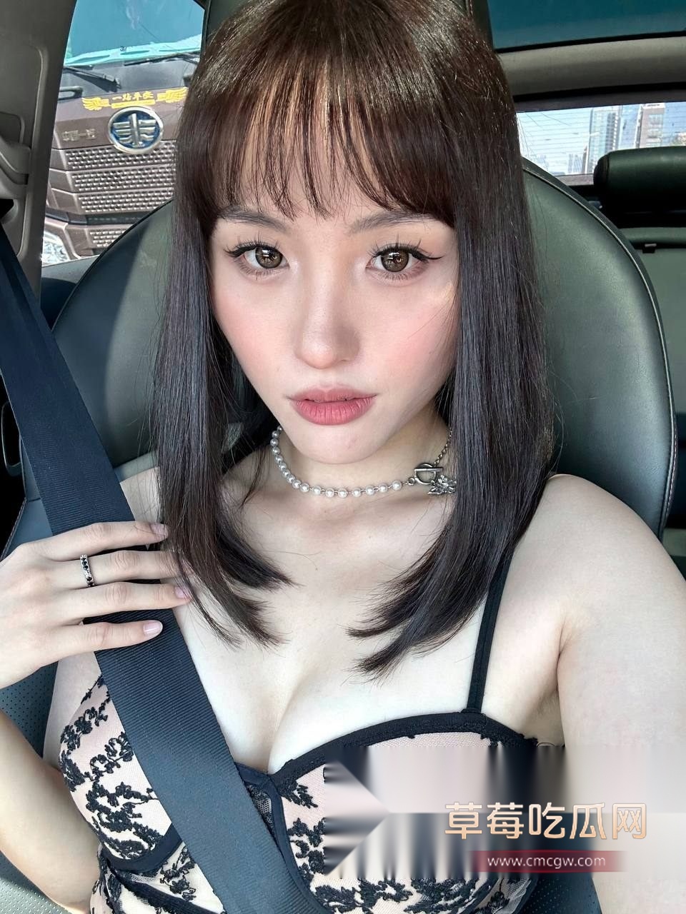 女大学生7.jpg 女大学生7.jpg