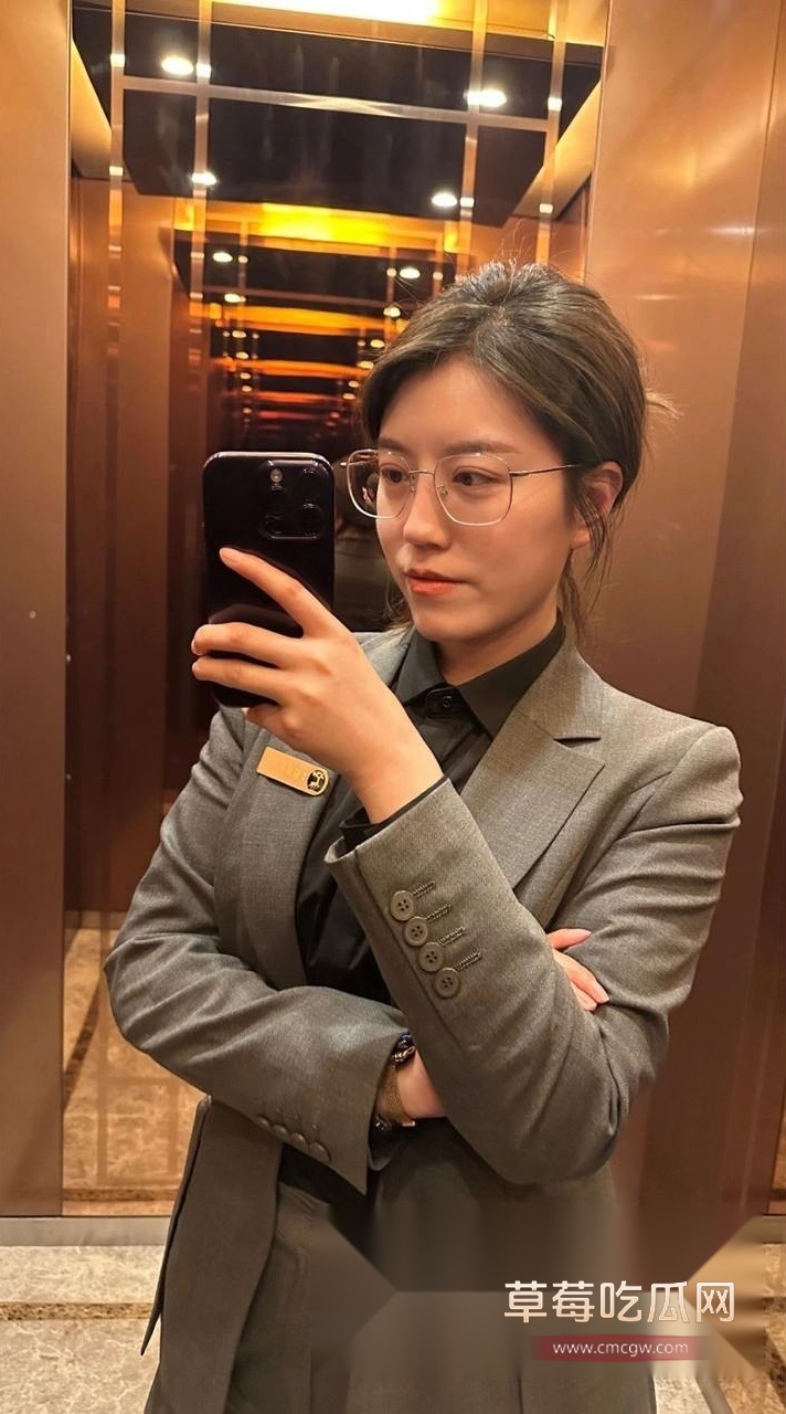 生活照2.jpg 生活照2.jpg