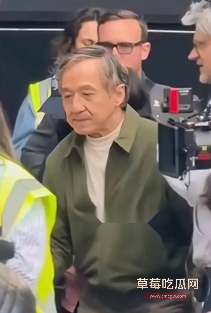 成龙和女星的暧昧照片1.jpg 成龙和女星的暧昧照片1.jpg