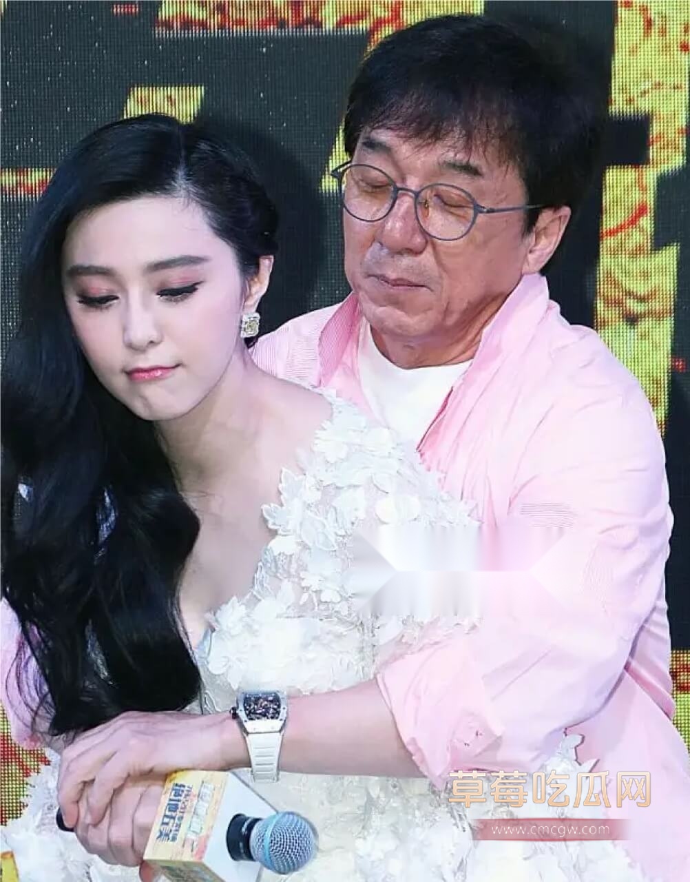 成龙和女星的暧昧照片10.jpg 成龙和女星的暧昧照片10.jpg