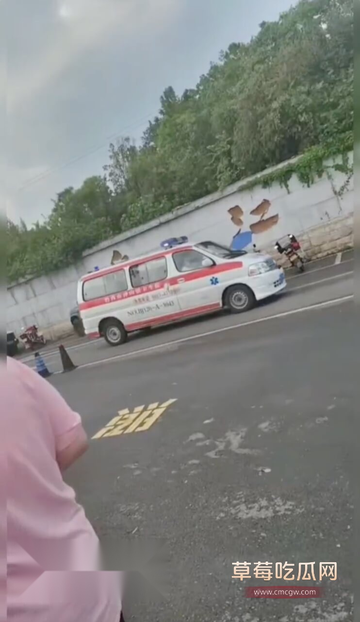 贵州黔西游船侧翻8.jpg 贵州黔西游船侧翻8.jpg