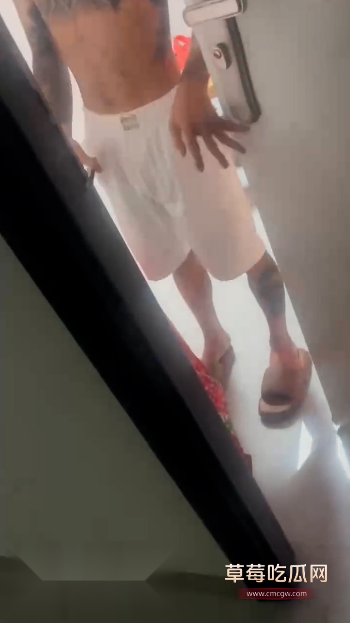 精神小伙装逼翻车 (1) 精神小伙装逼翻车 (1)