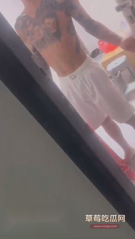 精神小伙装逼翻车 (3) 精神小伙装逼翻车 (3)