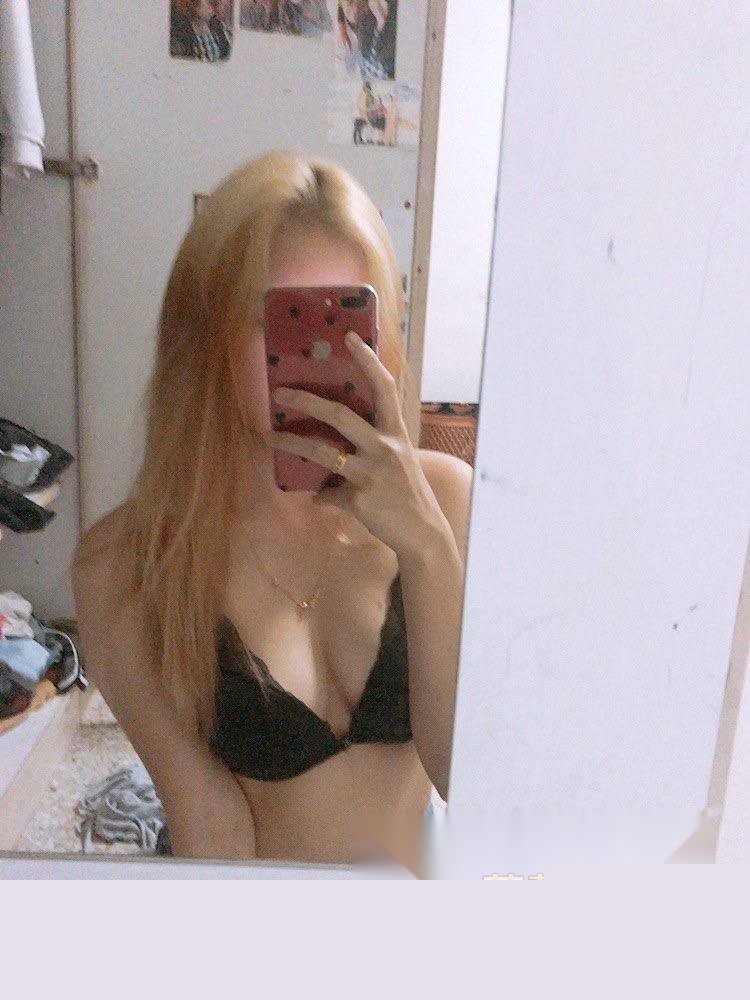 金发妹不雅视频 (4)