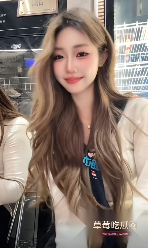 烧烤店小姐姐黑料 (3)