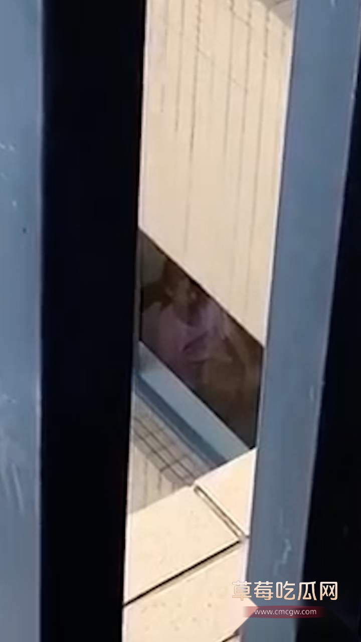 寂寞女孩自慰被拍 (1)