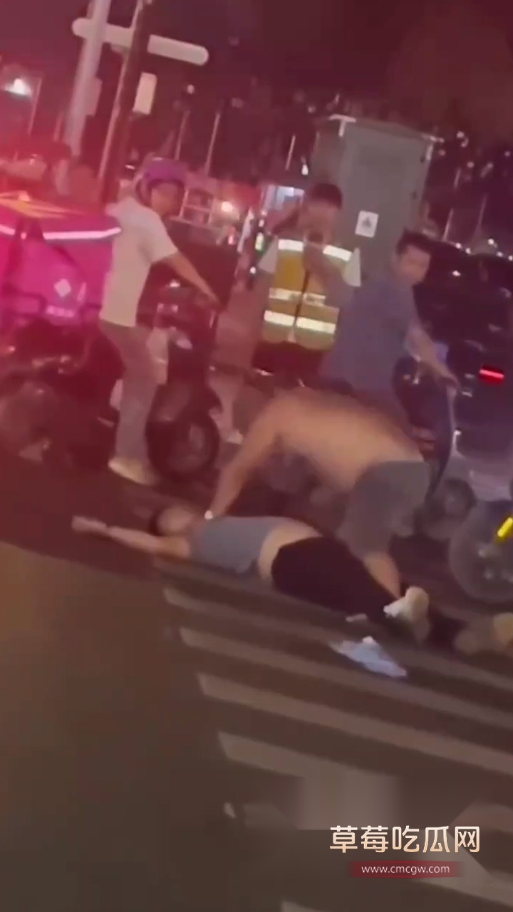 电动车剐蹭出人命 (2)