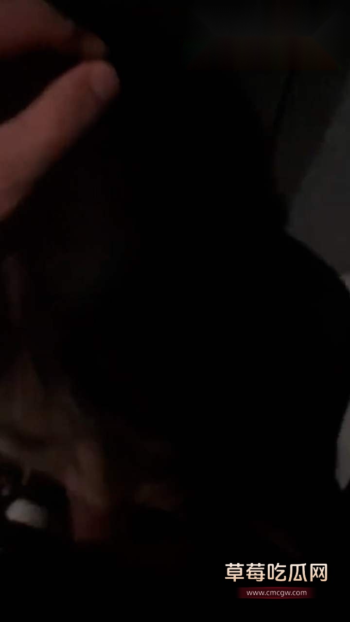 找女友楼梯间吃鸡巴 (2)