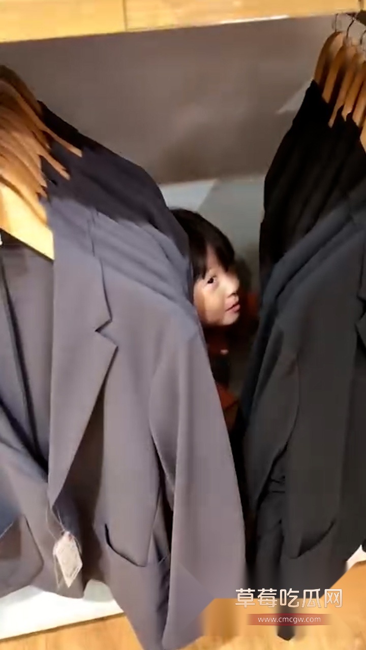 湾湾父女服装店大便 (2) 湾湾父女服装店大便 (2)