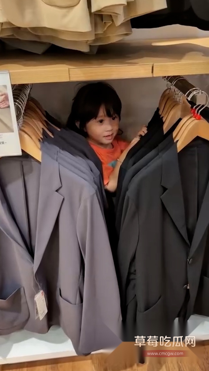 湾湾父女服装店大便 (3) 湾湾父女服装店大便 (3)